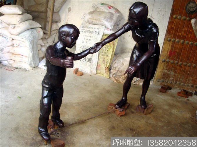 母子人物铜雕塑